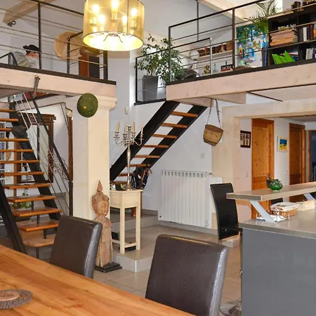 3 Bedroom Amazing In Holiday home