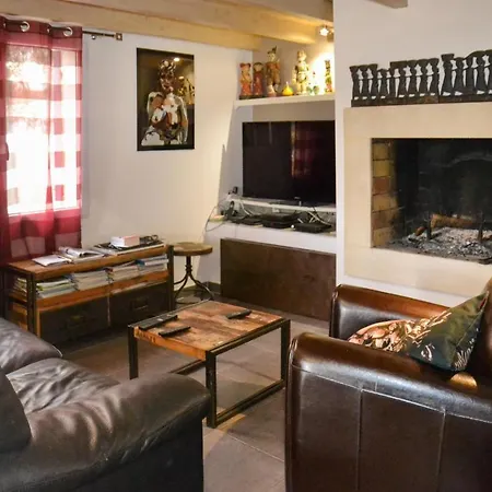 3 Bedroom Amazing In Holiday home